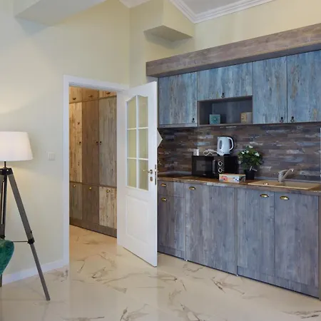 Florance Apartment *