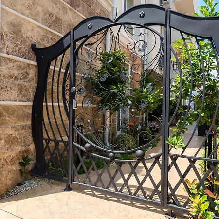 Florance Apartment